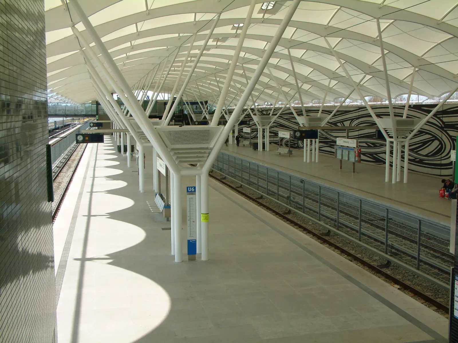 Fröttmaning U6 station platform on the way to Allianz Arena