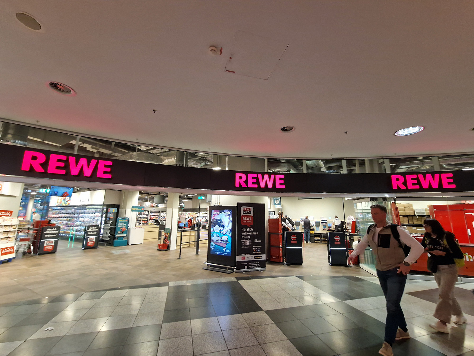 REWE supermarket in Terminal 1 at Munich Airport