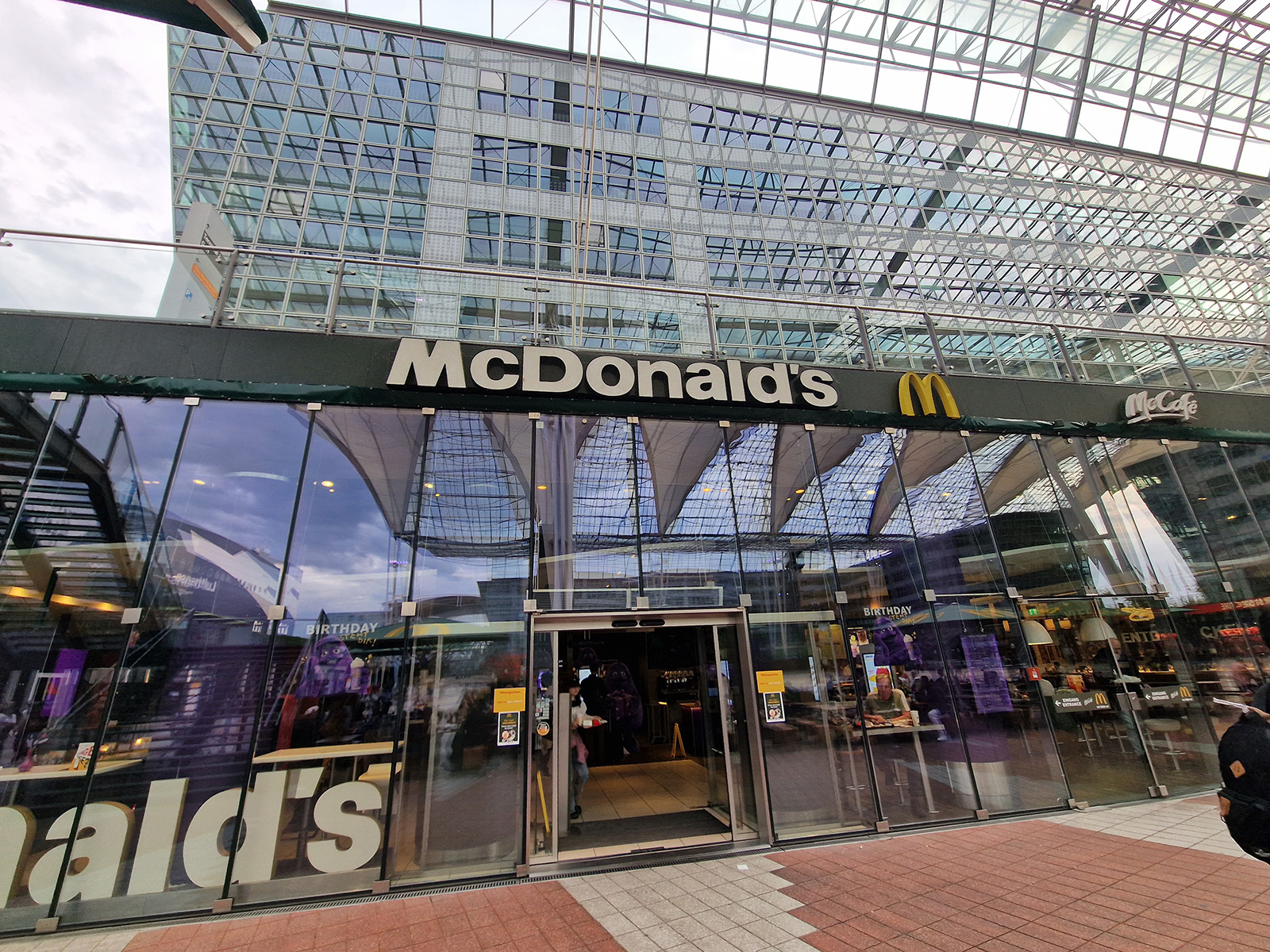 McDonald's between Terminal 2 and the MAC Forum at Munich Airport