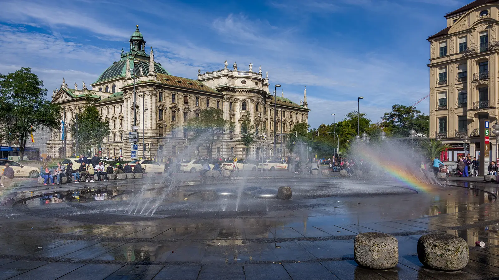 Karlsplatz/Stachus as the starting point of Munich's old town walk