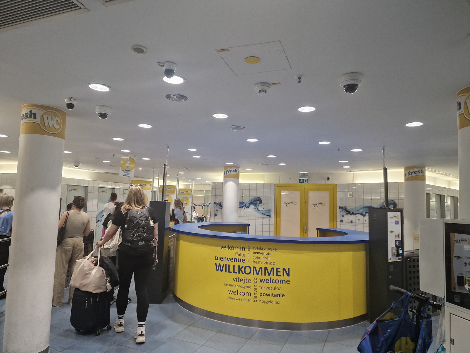 Paid Pay and Fresh toilet facility near Arnulfstrasse underground entrance at Munich Hauptbahnhof