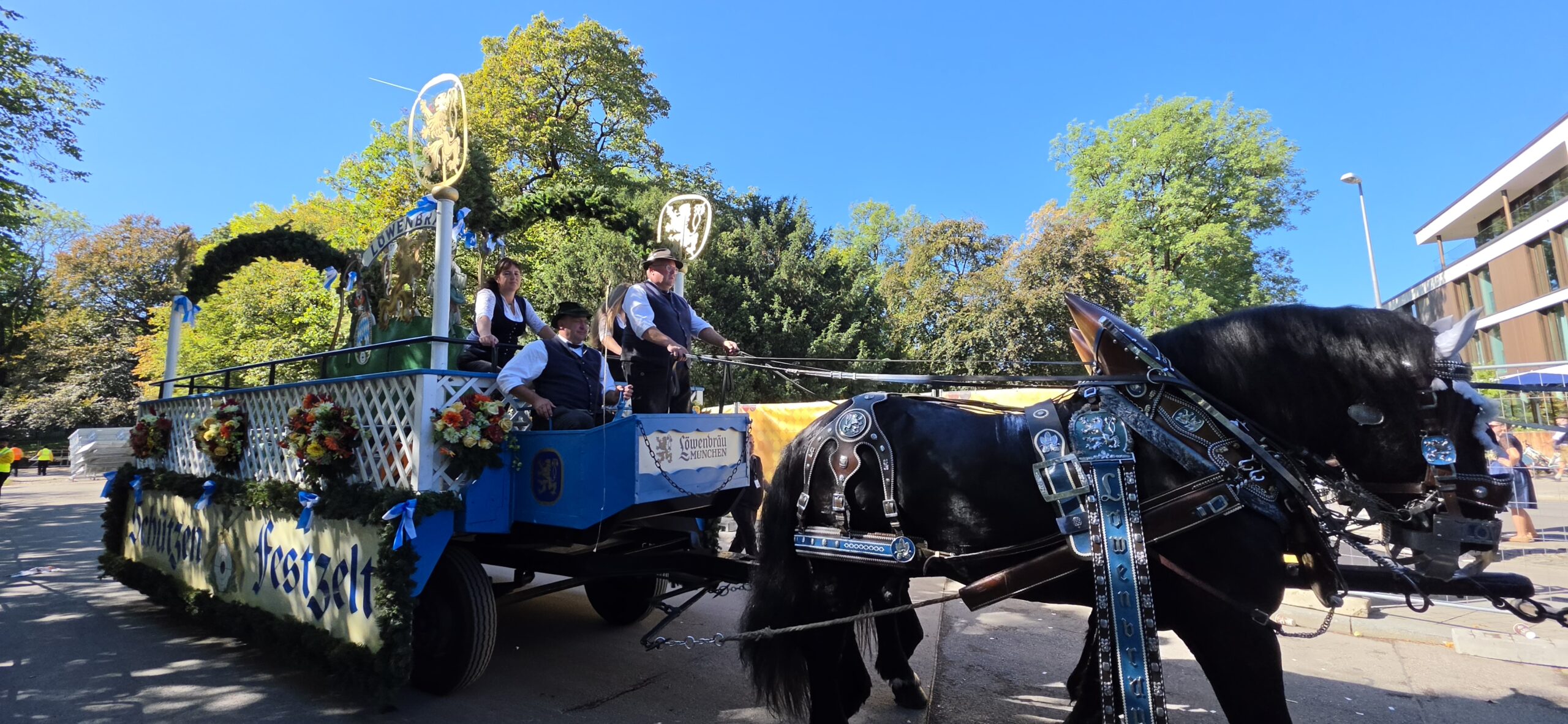 Löwenbräu horse-drawn beer carriage during the Oktoberfest opening parade